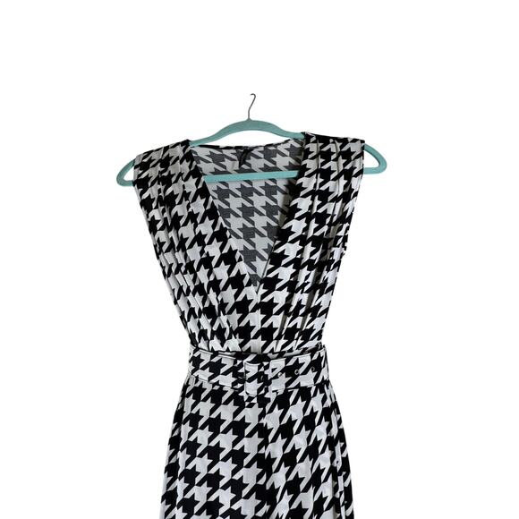 GoodTimeUSA Houndstooth V-Neck Jumpsuit – NWOT – Size Medium - Picture 6 of 8